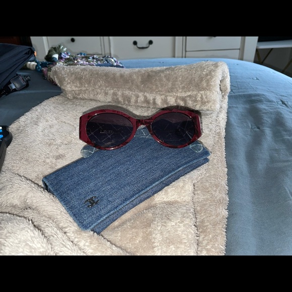 Chanel sunglasses - Picture 2 of 11